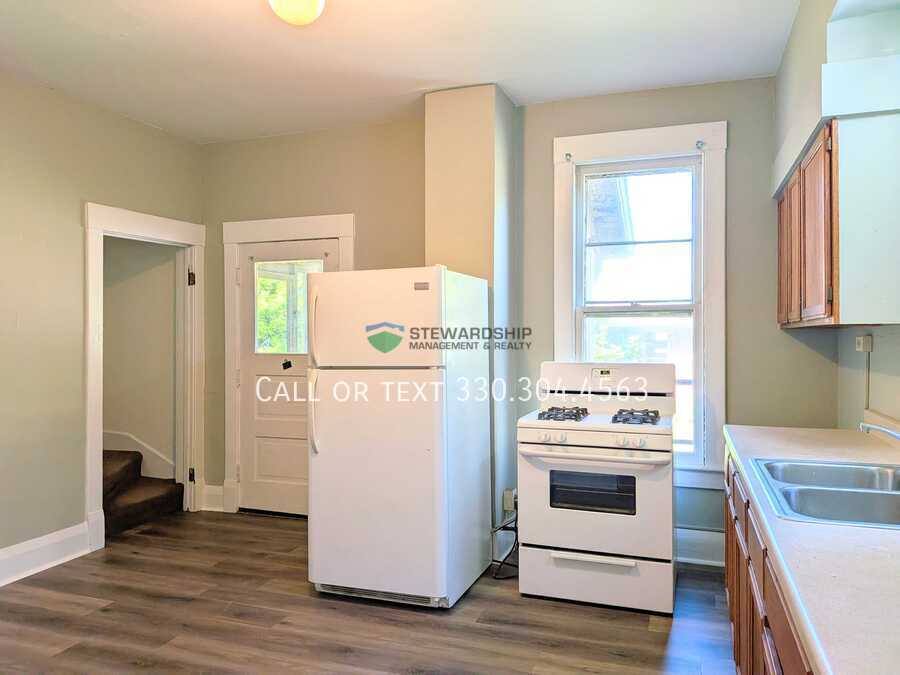Apartment for rent at 41 6th St SE, Massillon, OH 44646