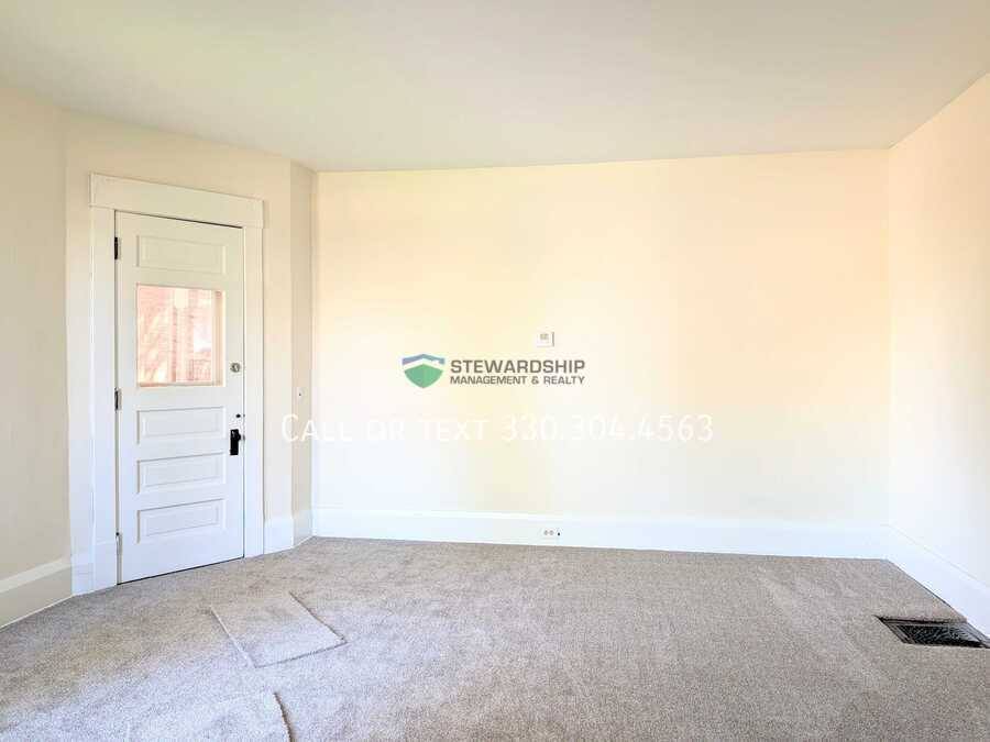 Apartment for rent at 41 6th St SE, Massillon, OH 44646