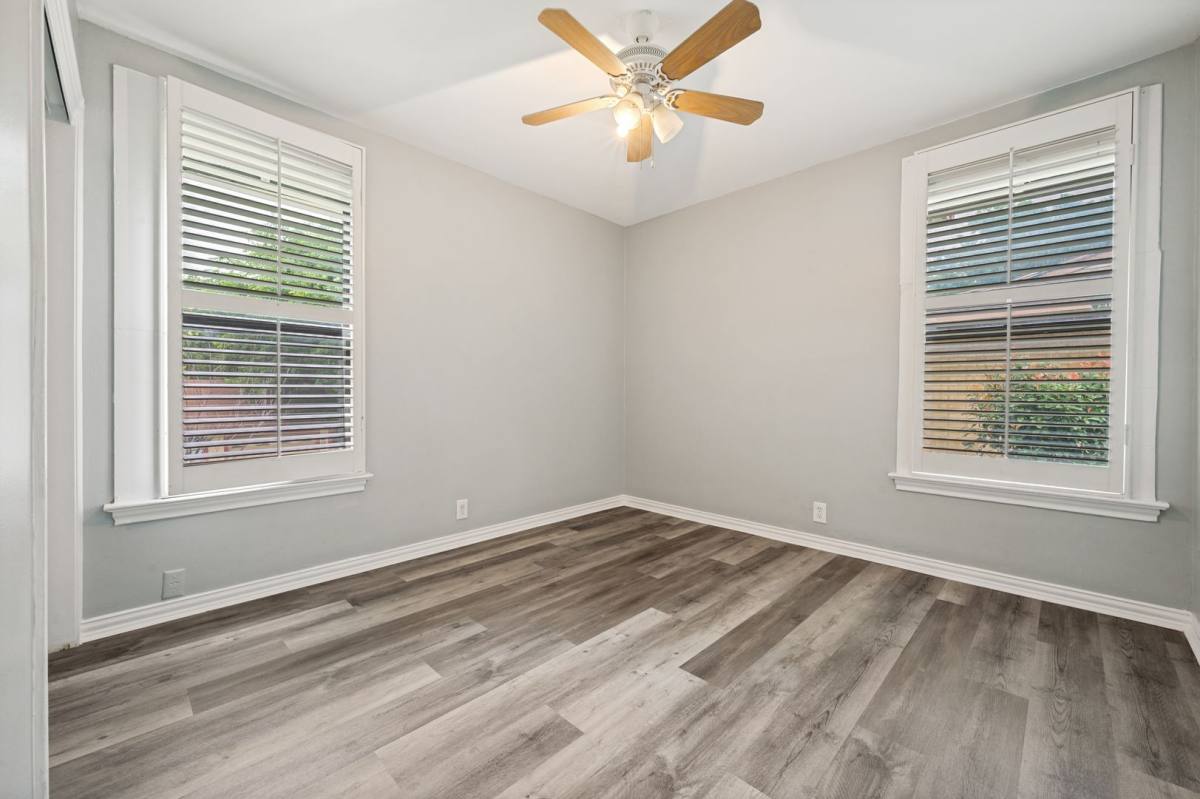House for rent at 315 E 15th St, Irving, TX 75060