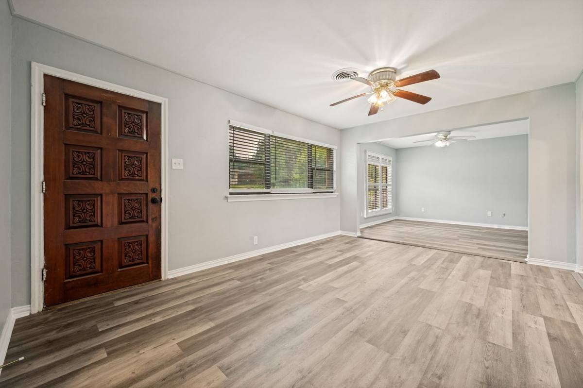 House for rent at 315 E 15th St, Irving, TX 75060