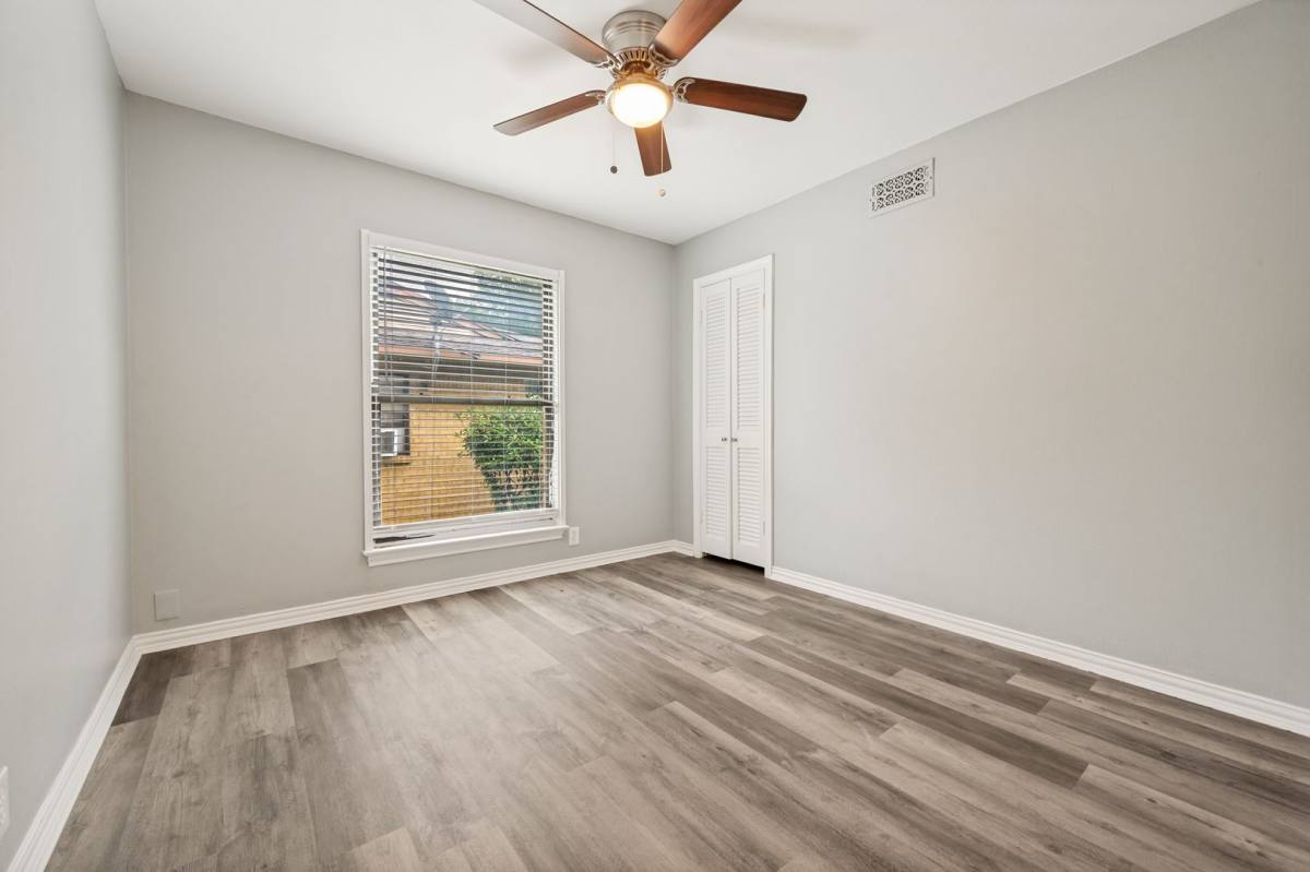 House for rent at 315 E 15th St, Irving, TX 75060
