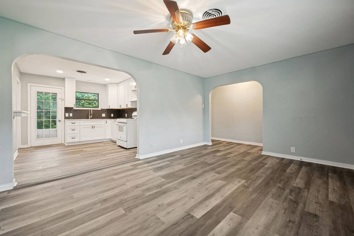 House for rent at 315 E 15th St, Irving, TX 75060