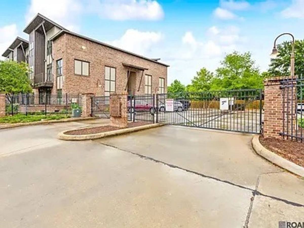 Townhouse for rent at 333 E Boyd Dr, Baton Rouge, LA 70808