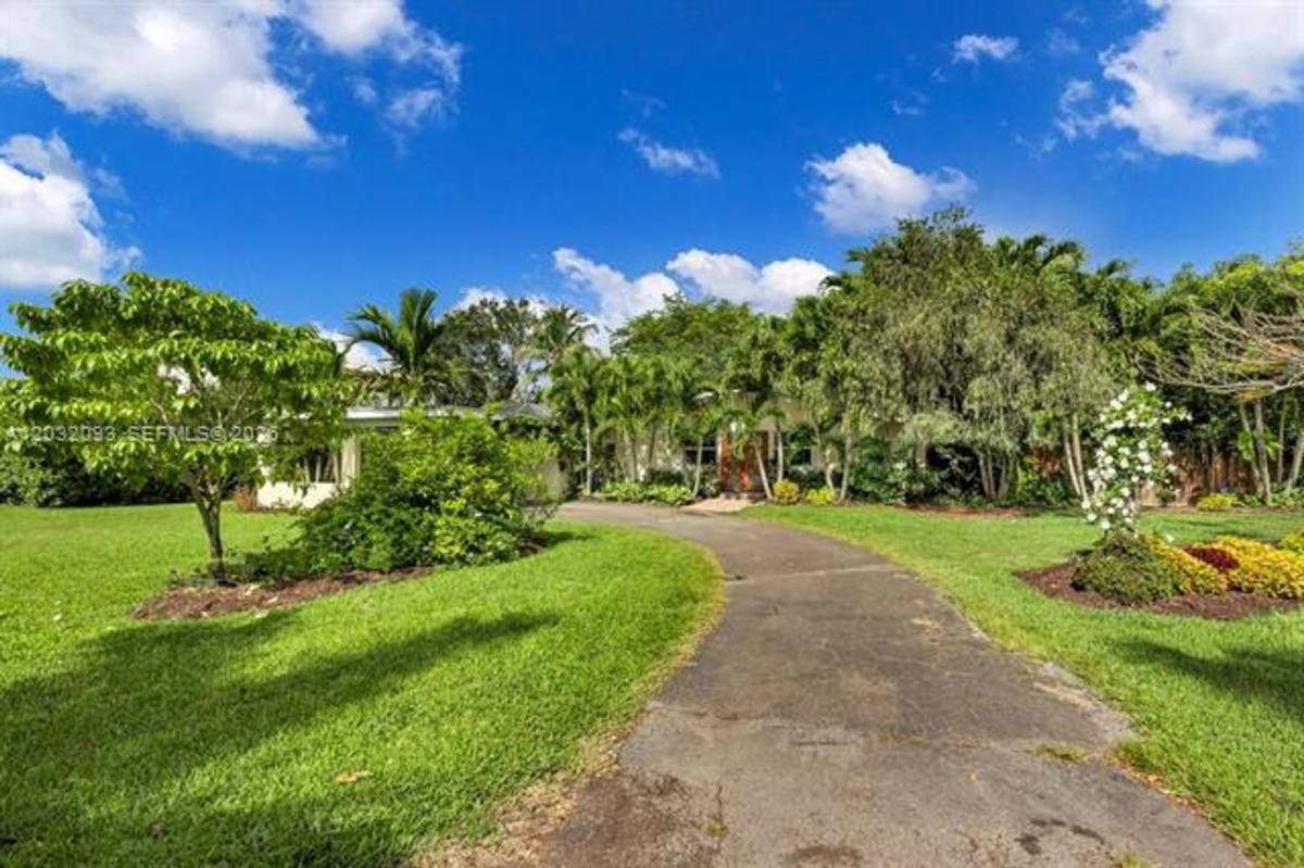 House for rent at 13720 SW 74th Court, Miami, FL 33158