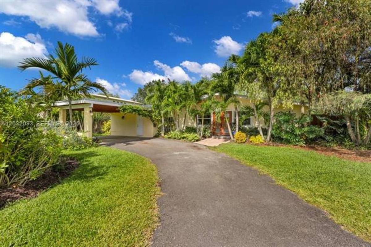 House for rent at 13720 SW 74th Court, Miami, FL 33158