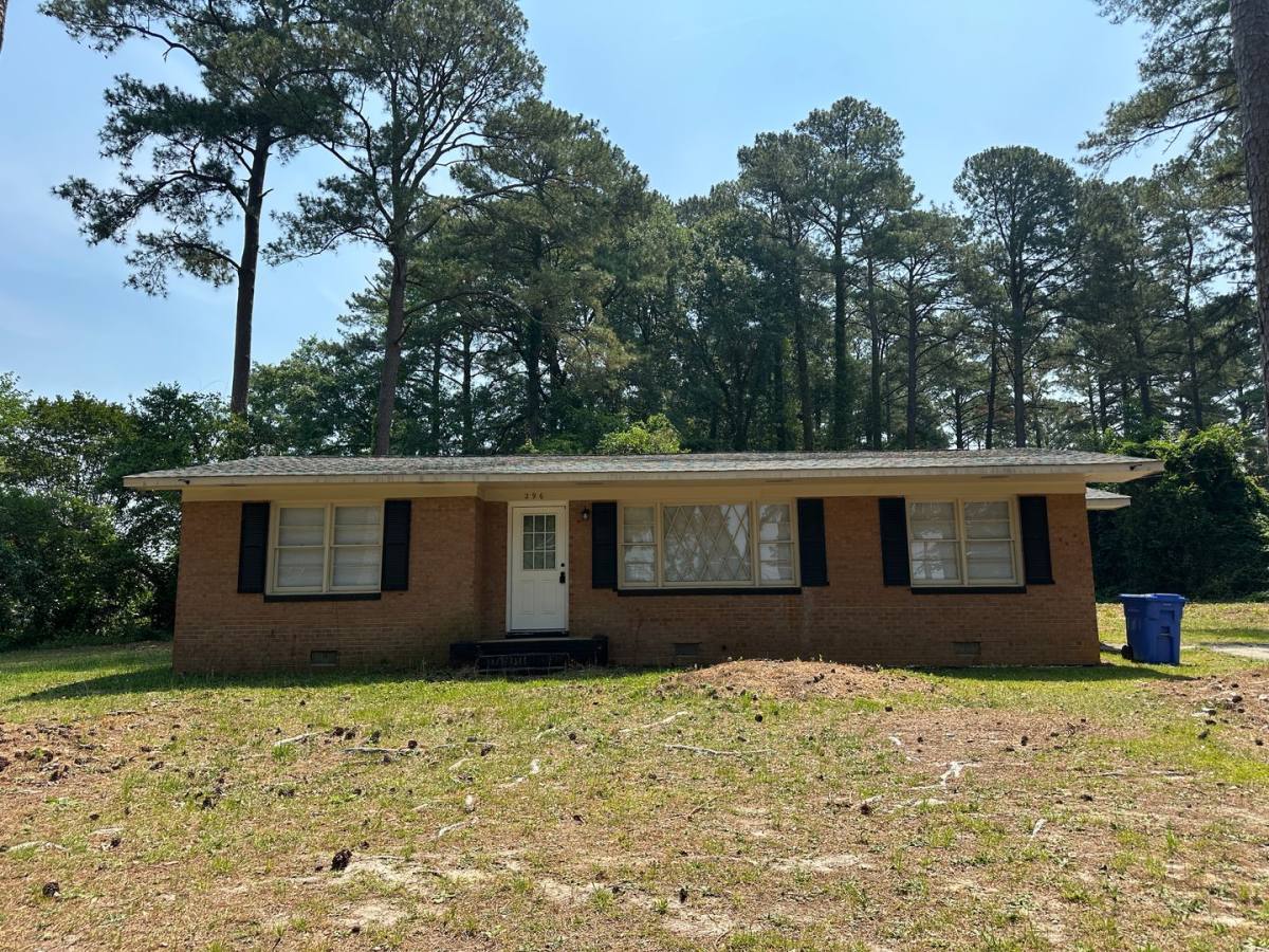 House for rent at 296 Decatur Dr, Fayetteville, NC 28303