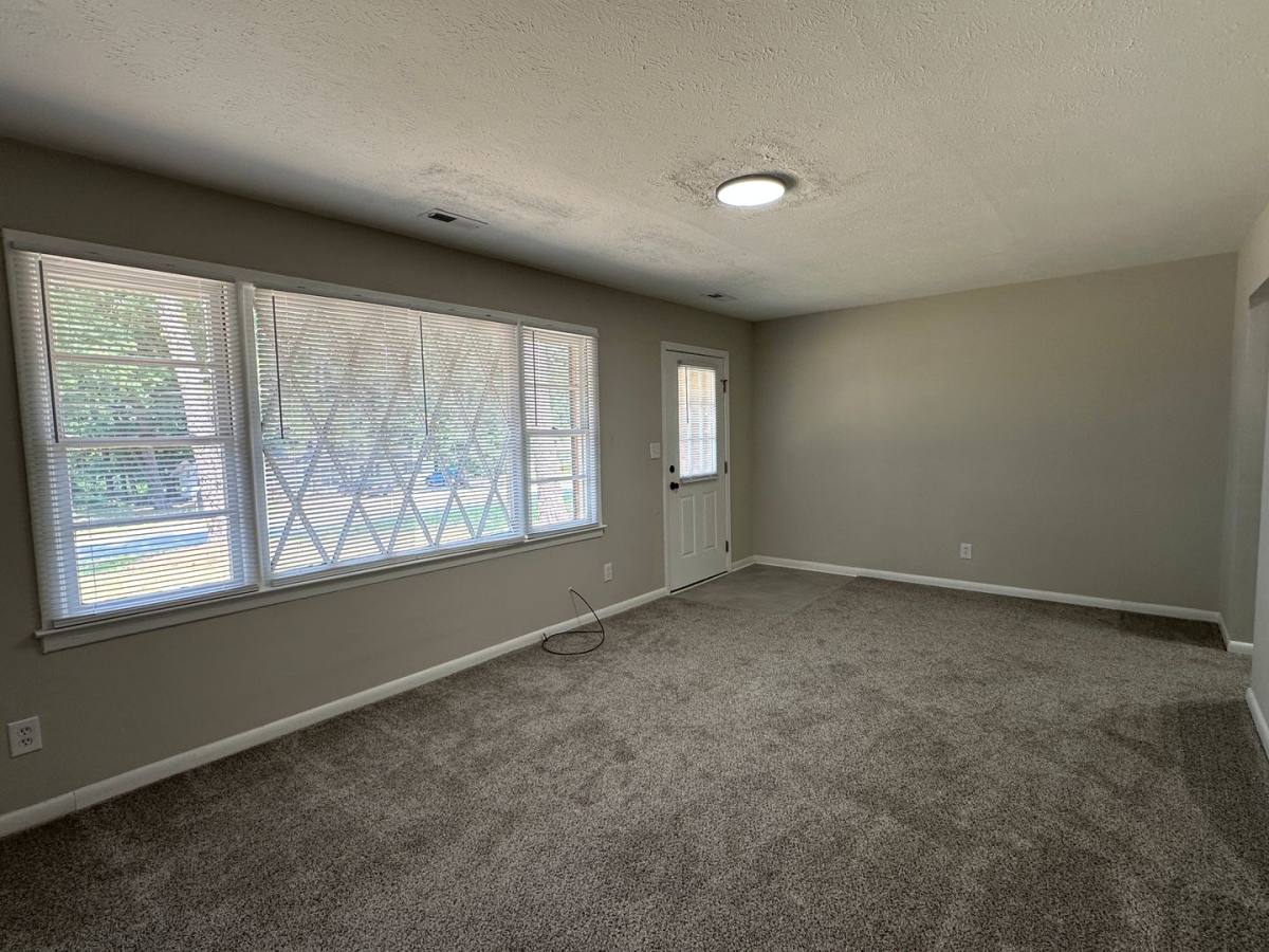 House for rent at 296 Decatur Dr, Fayetteville, NC 28303