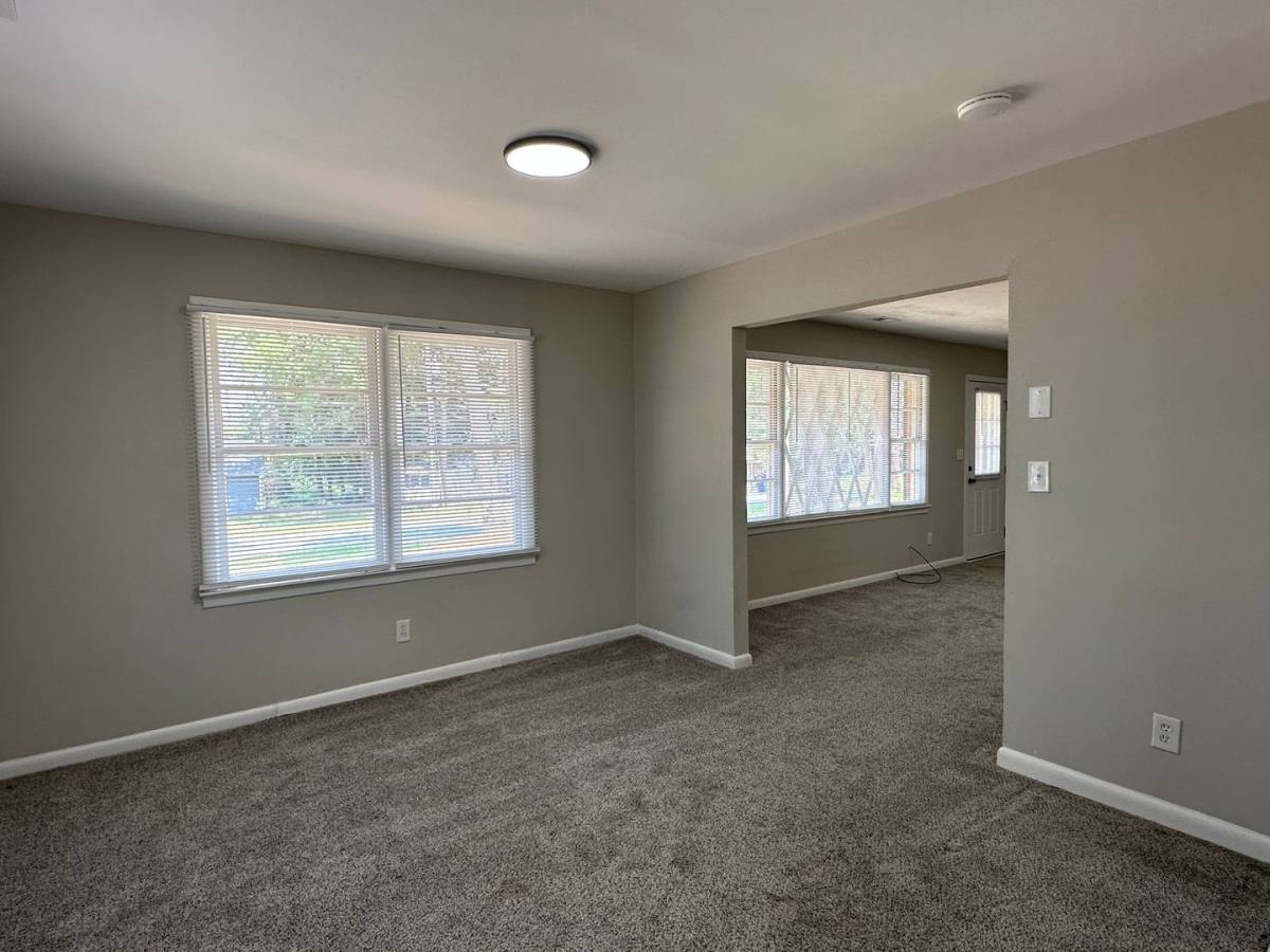 House for rent at 296 Decatur Dr, Fayetteville, NC 28303