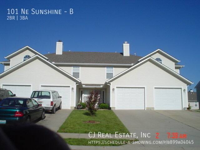 Townhouse for rent at 101 NE Sunshine #B, Oak Grove, MO 64075