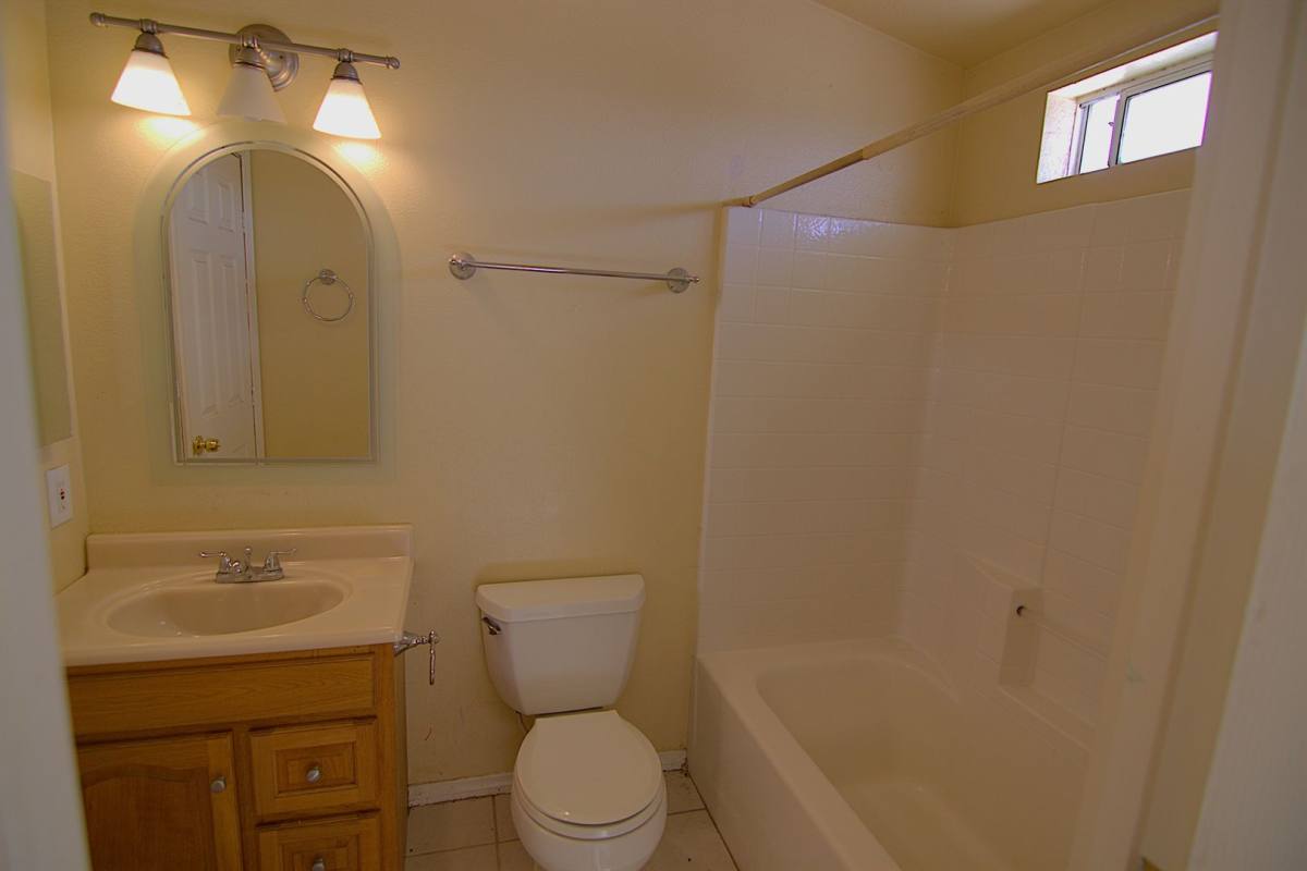 House for rent at 35850 Via Famero Dr, Acton, CA 93510