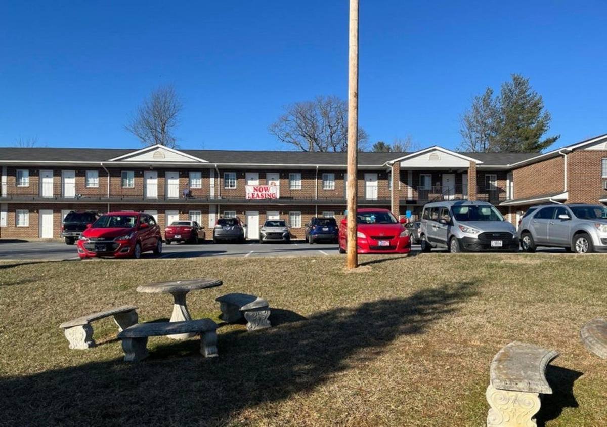 Apartment for rent at 121 Lynn Rd, Johnson City, TN 37604