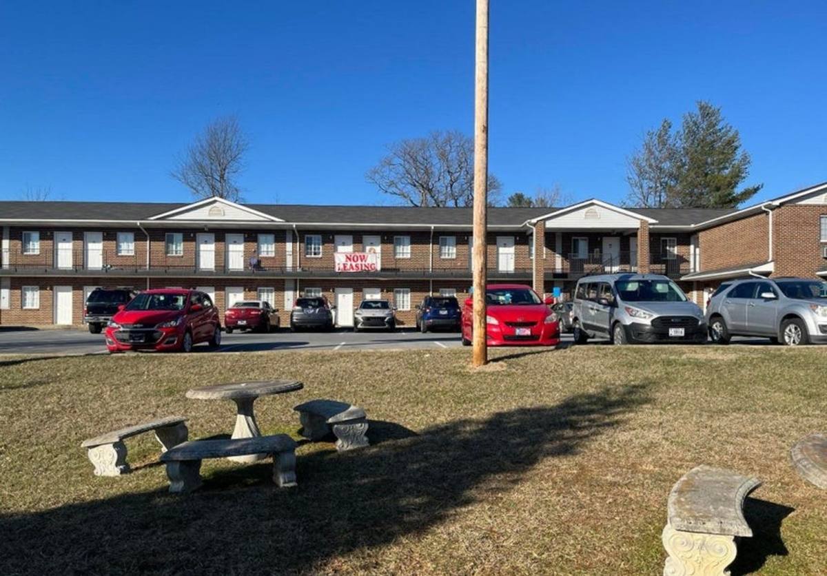 Apartment for rent at 121 Lynn Rd, Johnson City, TN 37604
