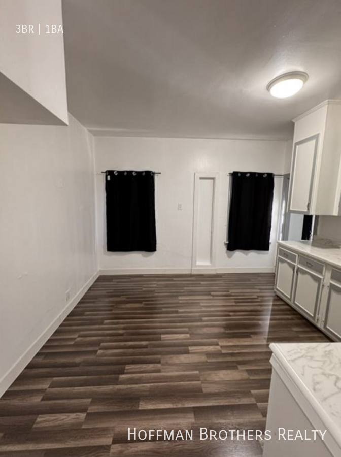 Apartment for rent at 811 W 43rd St #811, Los Angeles, CA 90037
