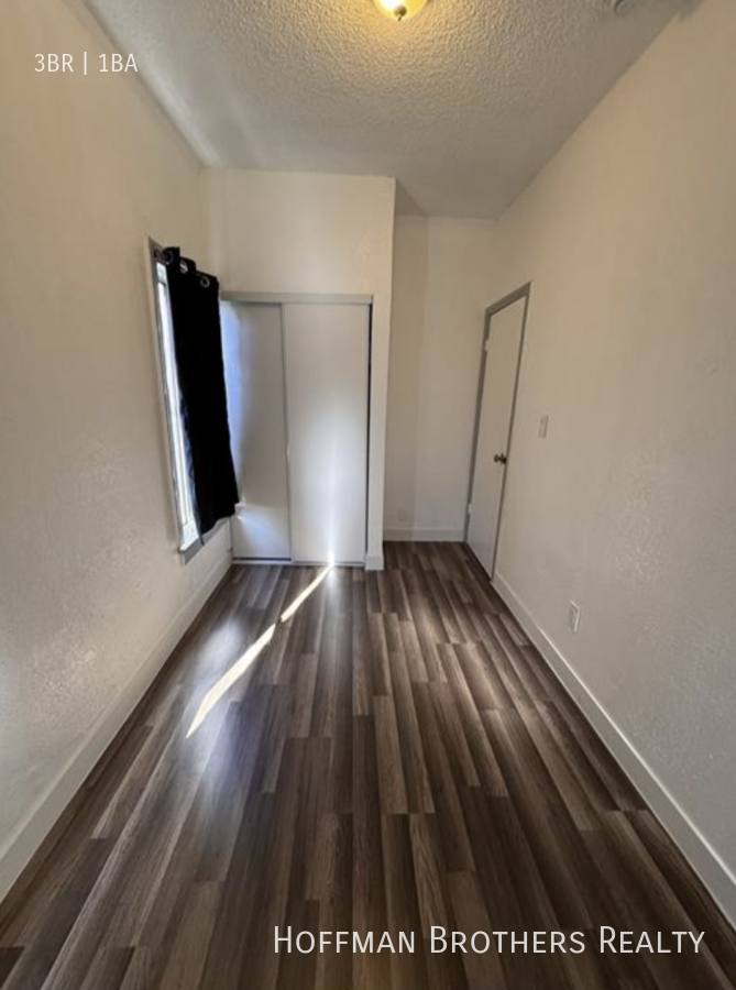 Apartment for rent at 811 W 43rd St #811, Los Angeles, CA 90037