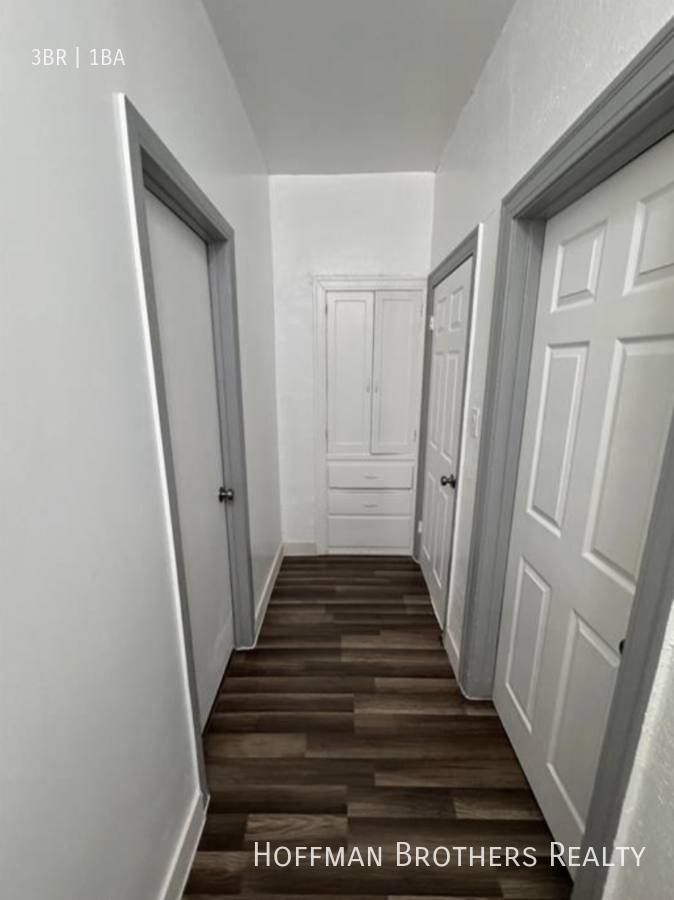 Apartment for rent at 811 W 43rd St #811, Los Angeles, CA 90037