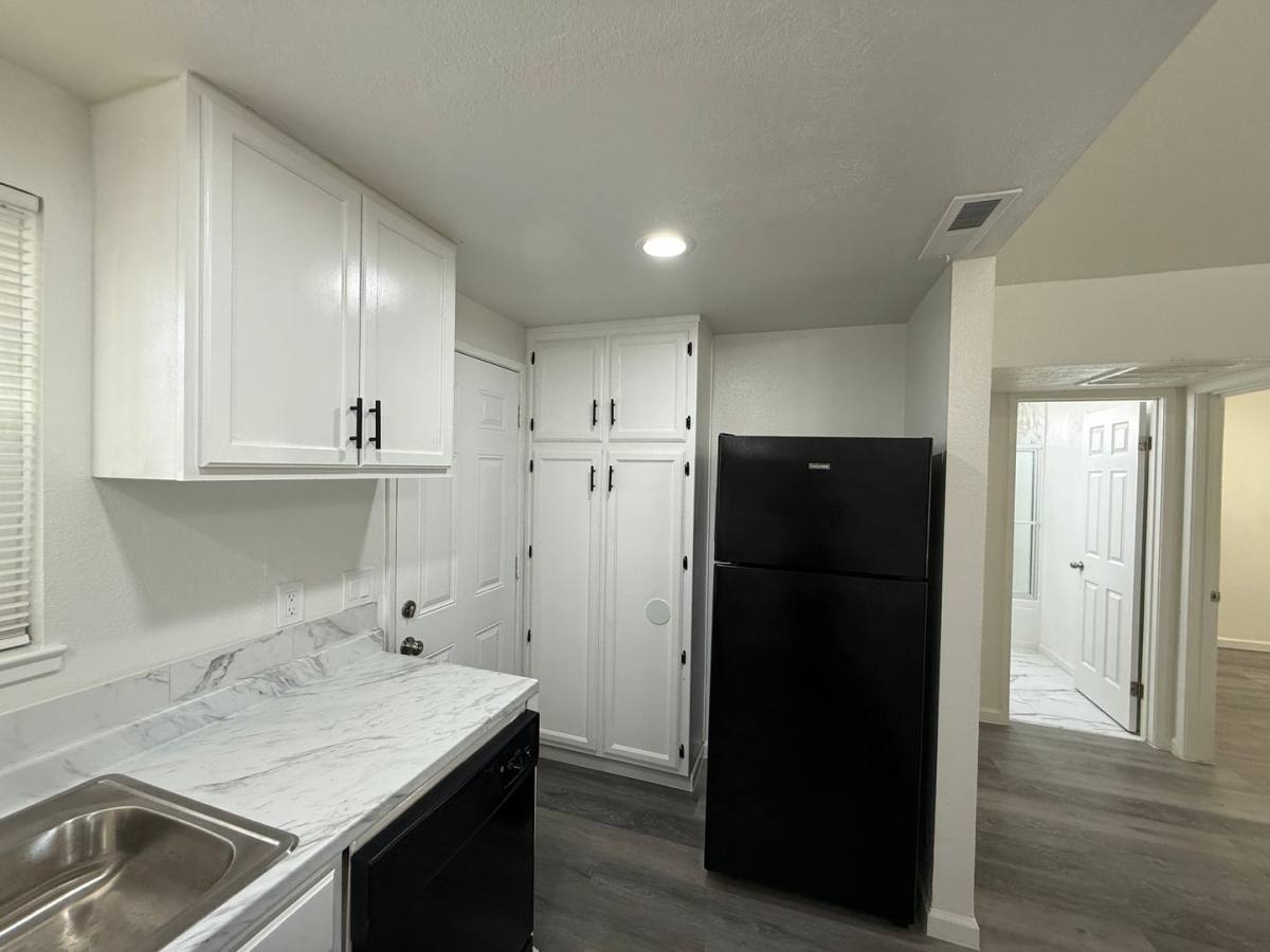 Apartment for rent at 606 Downey Ave, Modesto, CA 95354