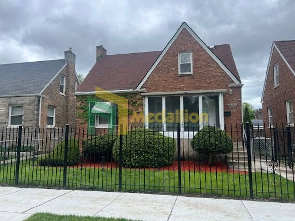 House for rent at 10123 S Crandon Ave, Chicago, IL 60617
