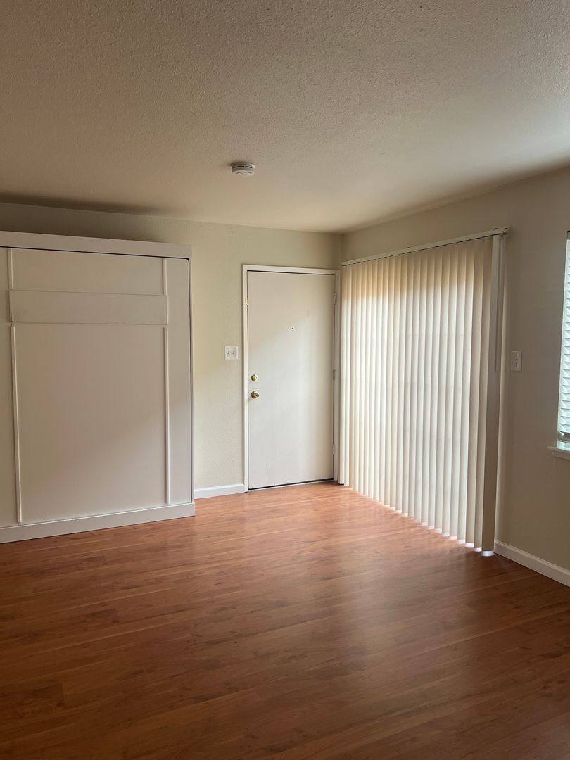 Apartment for rent at 1819 G St, Sacramento, CA 95811