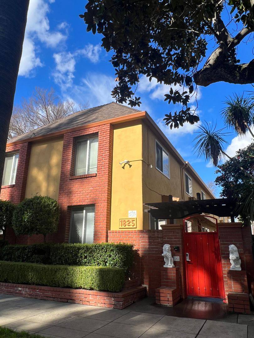 Apartment for rent at 1819 G St, Sacramento, CA 95811