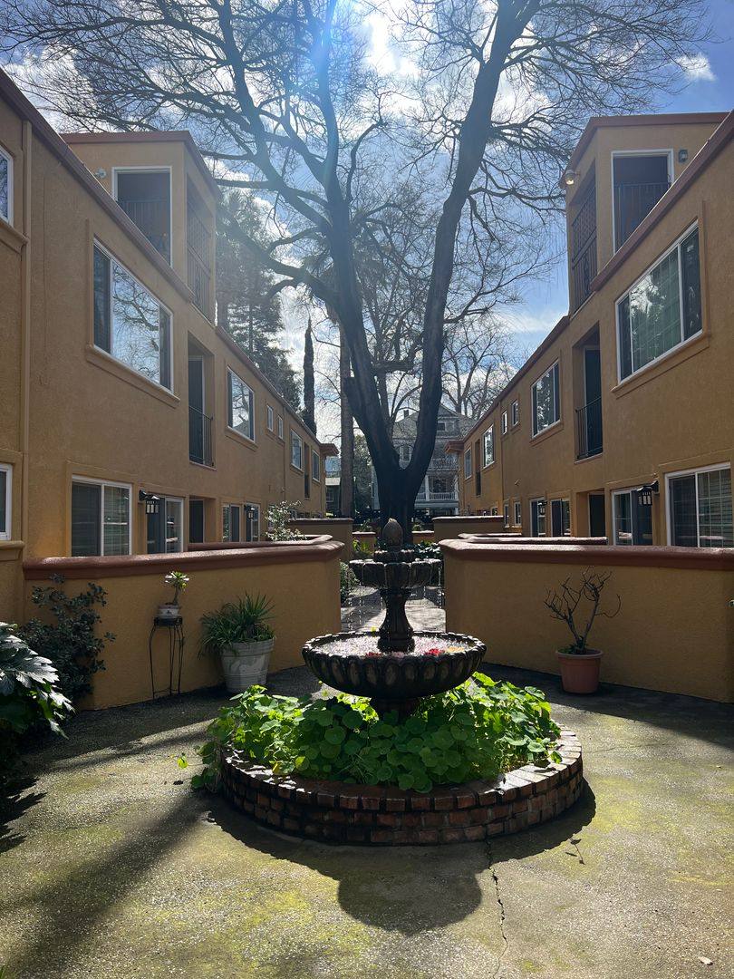 Apartment for rent at 1819 G St, Sacramento, CA 95811