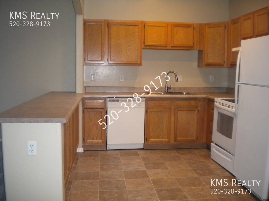 Townhouse for rent at 7261 E Chelsie Kaye Lane, Tucson, AZ 85730