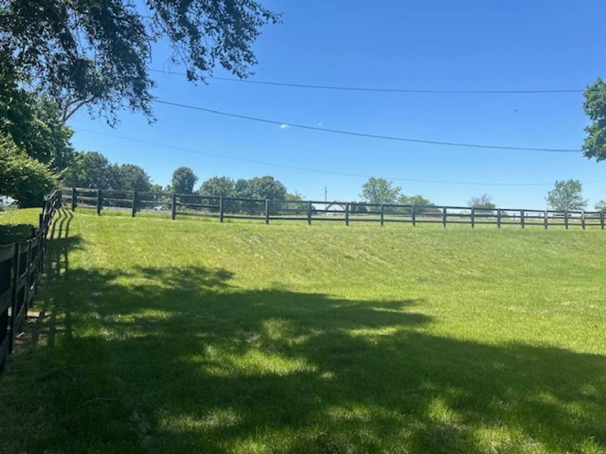 House for rent at 6401 Old Richmond Rd, Lexington, KY 40515
