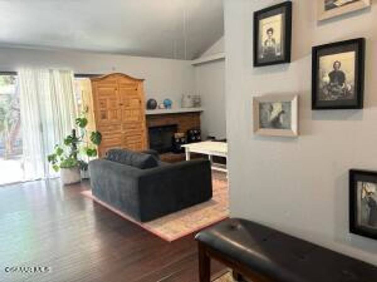 Townhouse for rent at 609 Via Novella, Oak Park, CA 91377