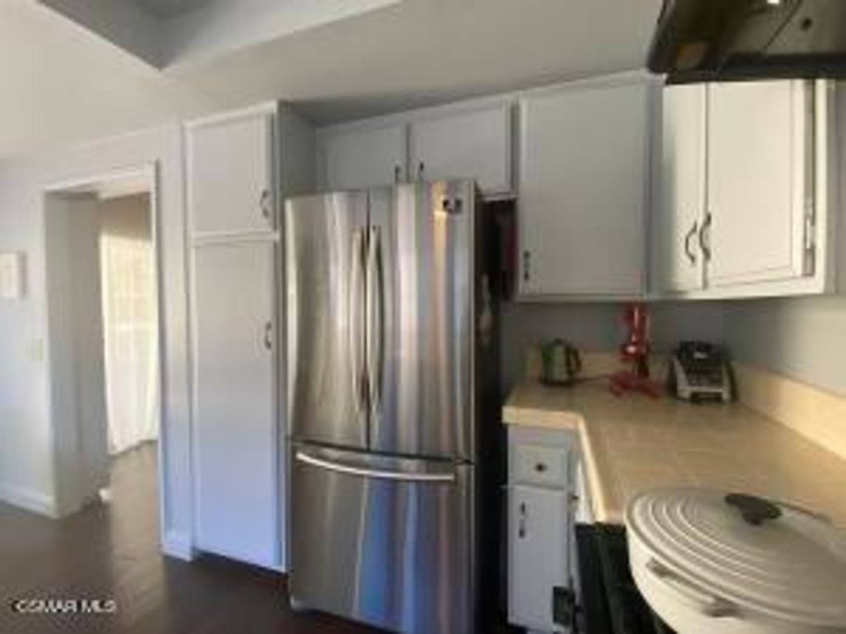 Townhouse for rent at 609 Via Novella, Oak Park, CA 91377