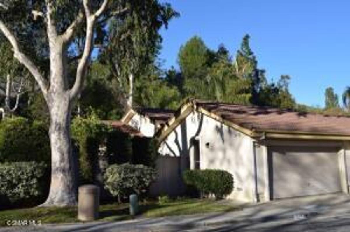 Townhouse for rent at 609 Via Novella, Oak Park, CA 91377