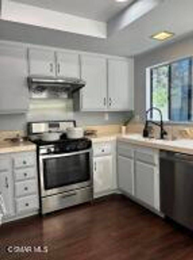 Townhouse for rent at 609 Via Novella, Oak Park, CA 91377