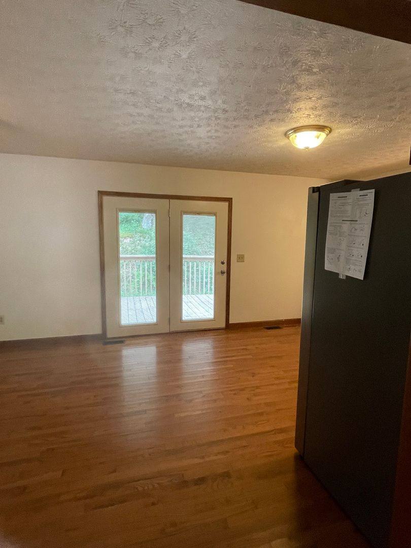 House for rent at 5535 Sycamore Ridge Rd, Hurricane, WV 25526