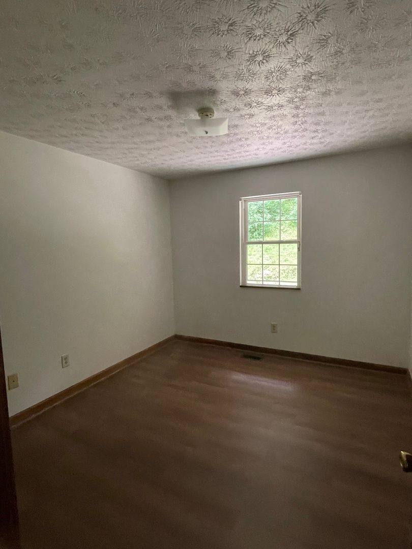 House for rent at 5535 Sycamore Ridge Rd, Hurricane, WV 25526