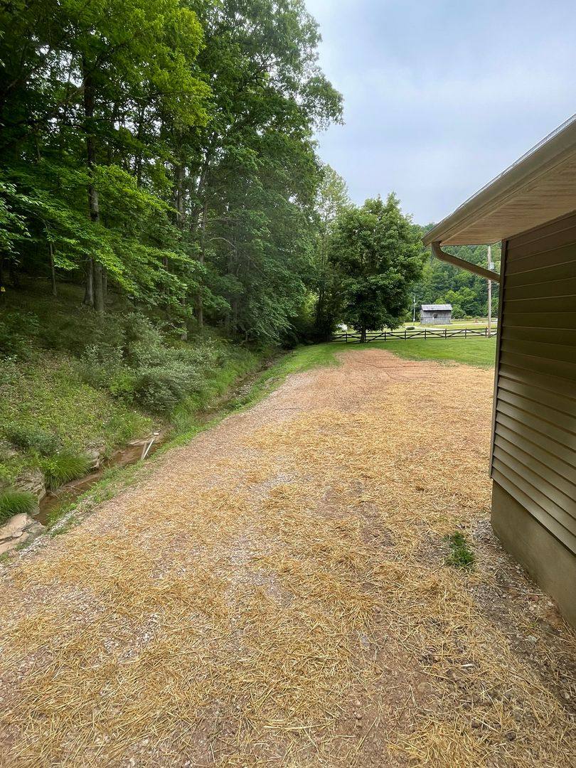 House for rent at 5535 Sycamore Ridge Rd, Hurricane, WV 25526