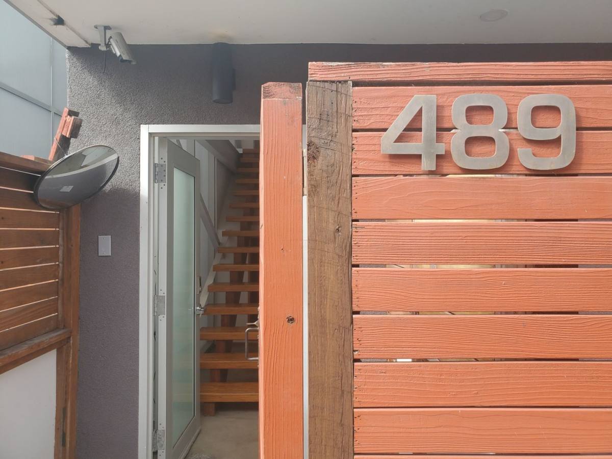 Apartment for rent at 487-489 Carroll Ave, Venice, CA 90291