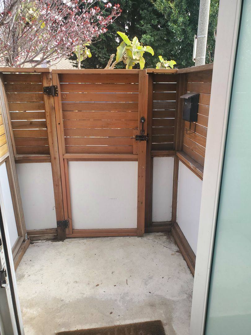 Apartment for rent at 487-489 Carroll Ave, Venice, CA 90291