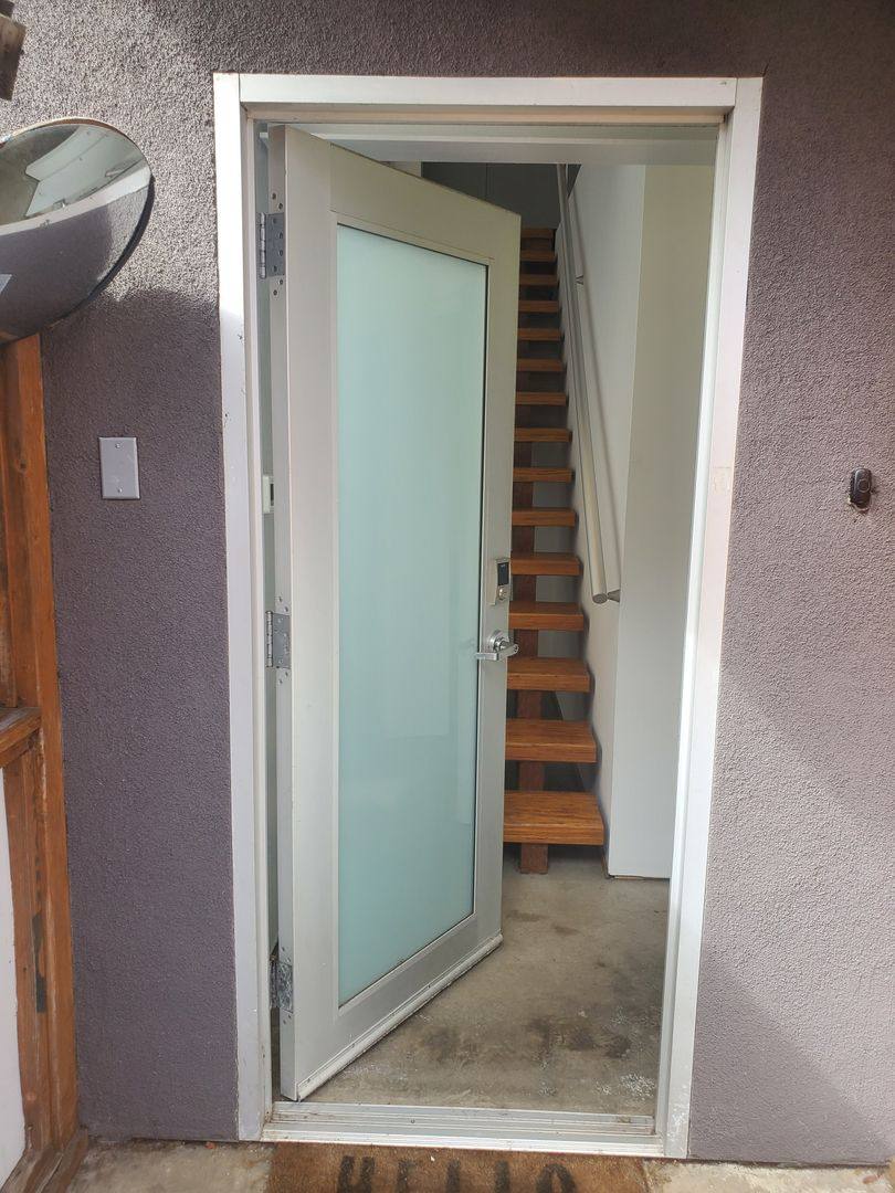 Apartment for rent at 487-489 Carroll Ave, Venice, CA 90291