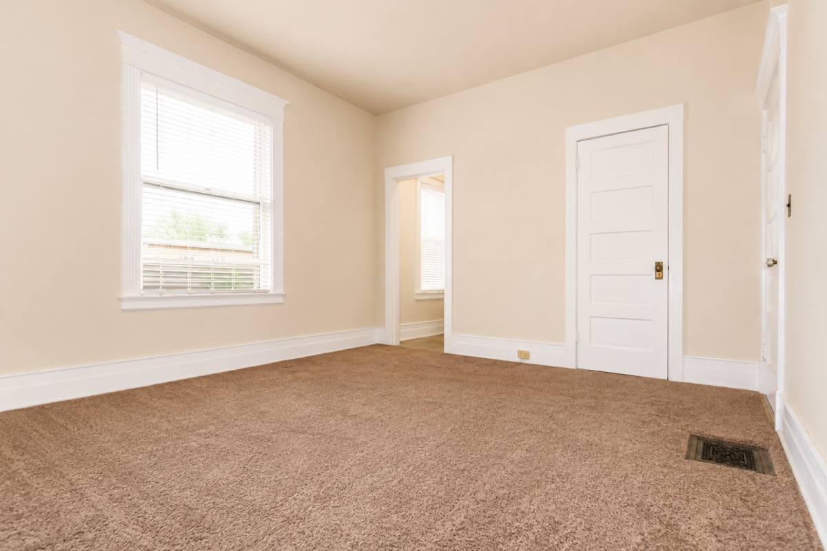 Apartment for rent at 1432 St James Court, Louisville, KY 40208