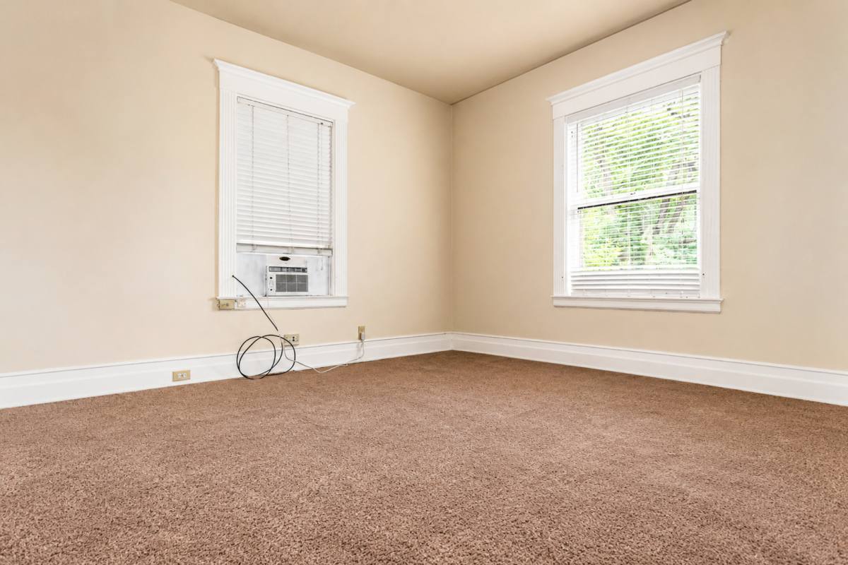 Apartment for rent at 1432 St James Court, Louisville, KY 40208