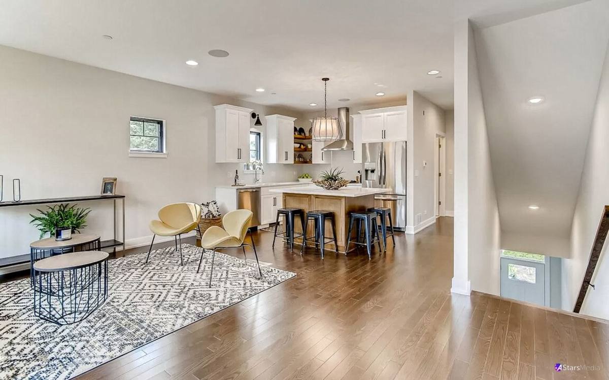 Townhouse for rent at 409 Duane St, Glen Ellyn, IL 60137