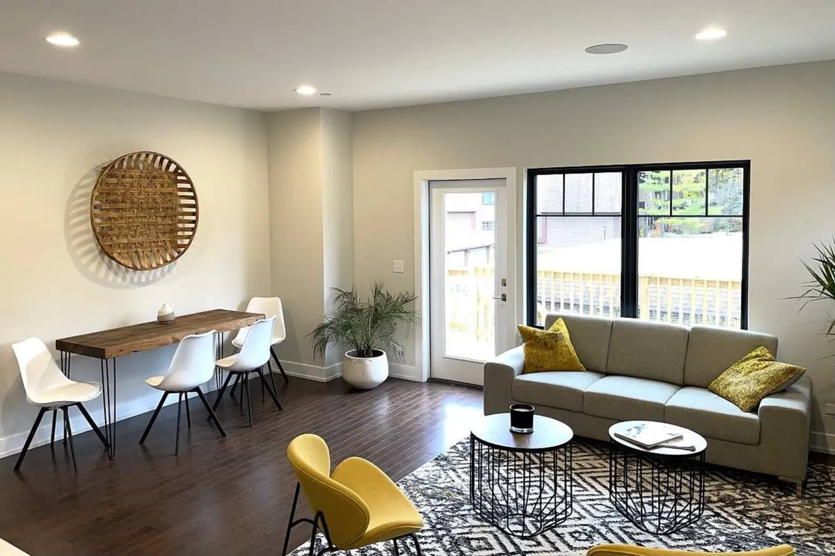 Townhouse for rent at 409 Duane St, Glen Ellyn, IL 60137