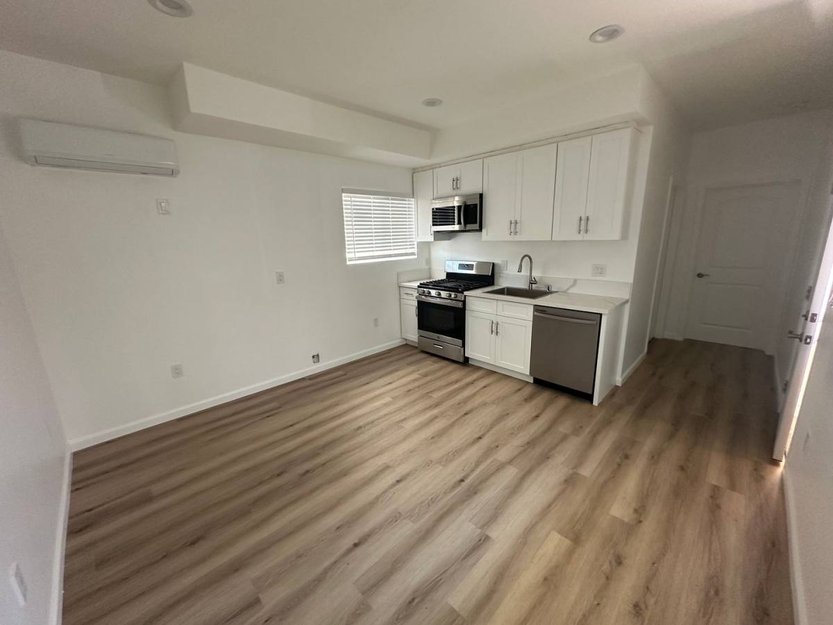 Apartment for rent at 14527 Hartland #11, Van Nuys, CA 91405