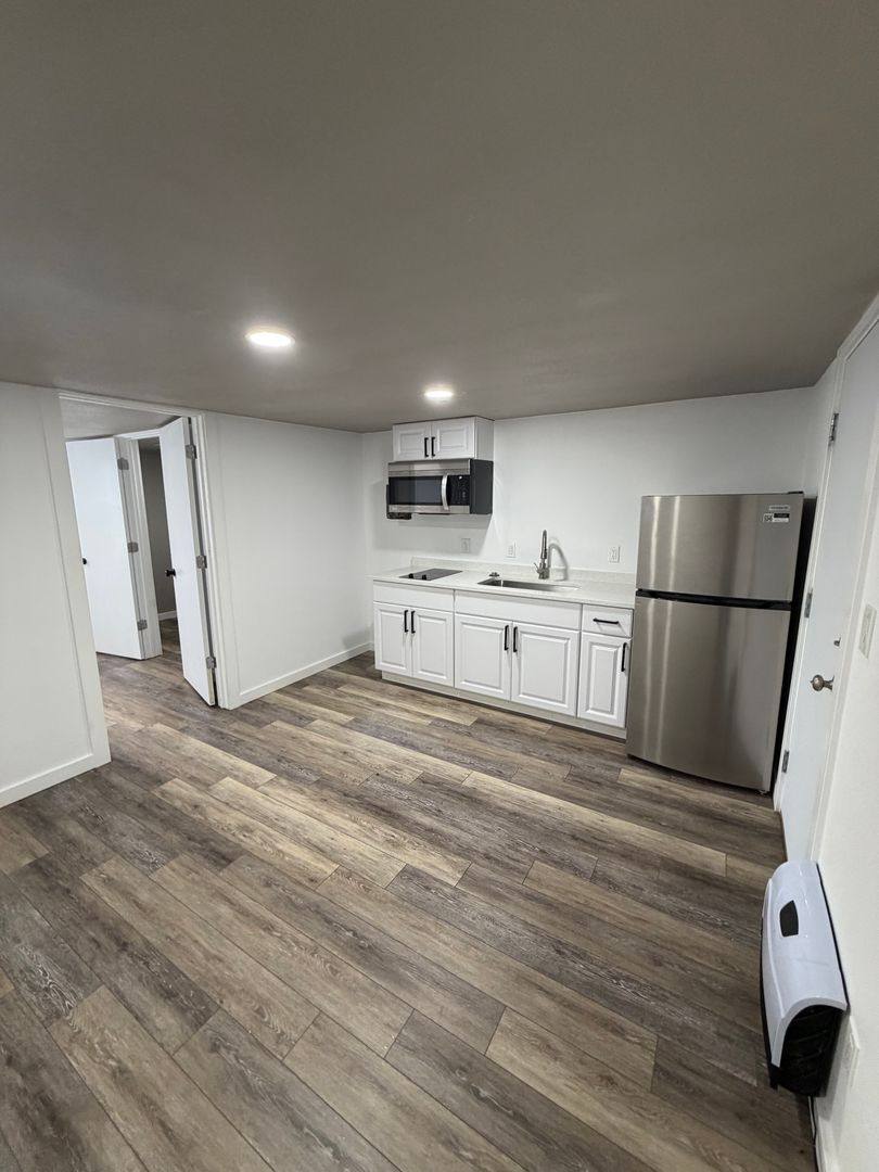 Apartment for rent at 1615 Grant St NE, Salem, OR 97301