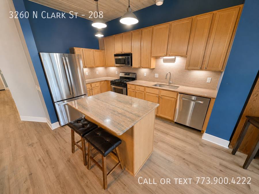 House for rent at 3260 N Clark St #208, Chicago, IL 60657