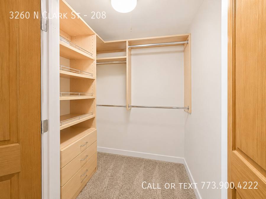 House for rent at 3260 N Clark St #208, Chicago, IL 60657
