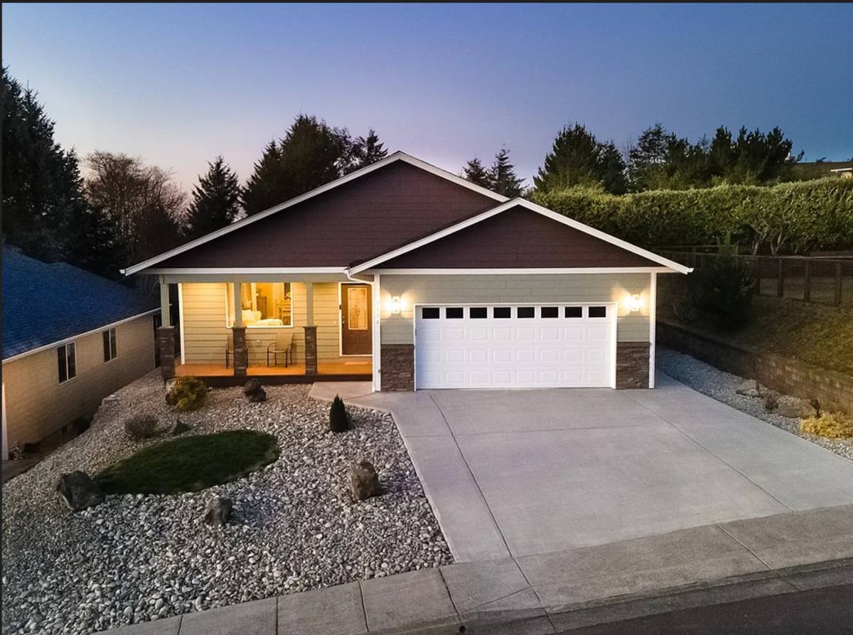 House for rent at 1154 Nautical Lane, Coos Bay, OR 97420
