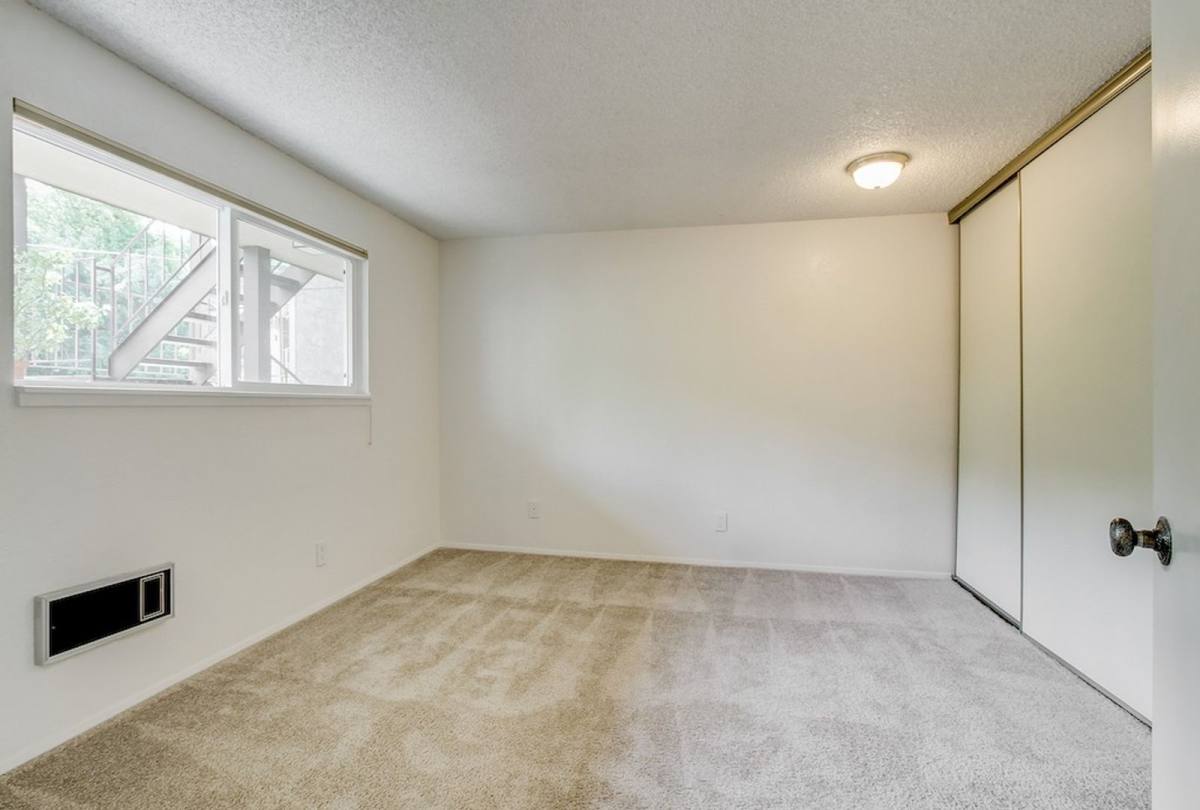 Condo for rent at 1965 12th Ave W #302, Seattle, WA 98119