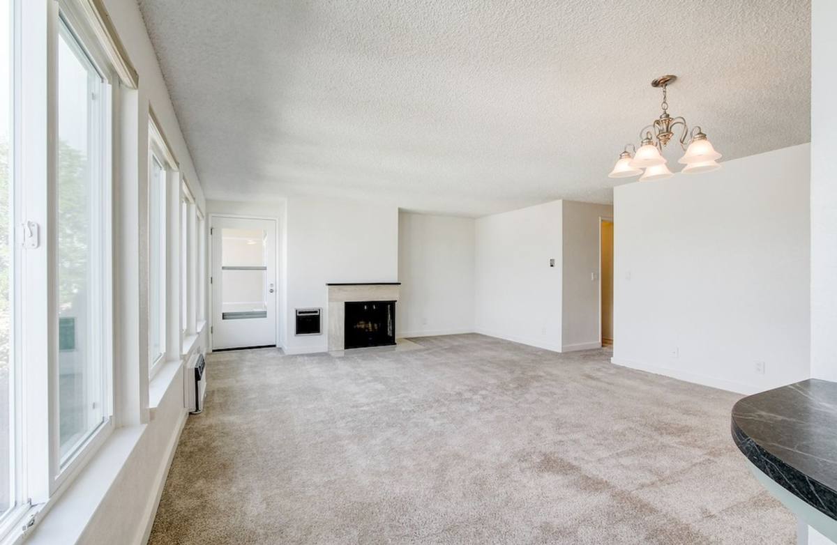 Condo for rent at 1965 12th Ave W #302, Seattle, WA 98119