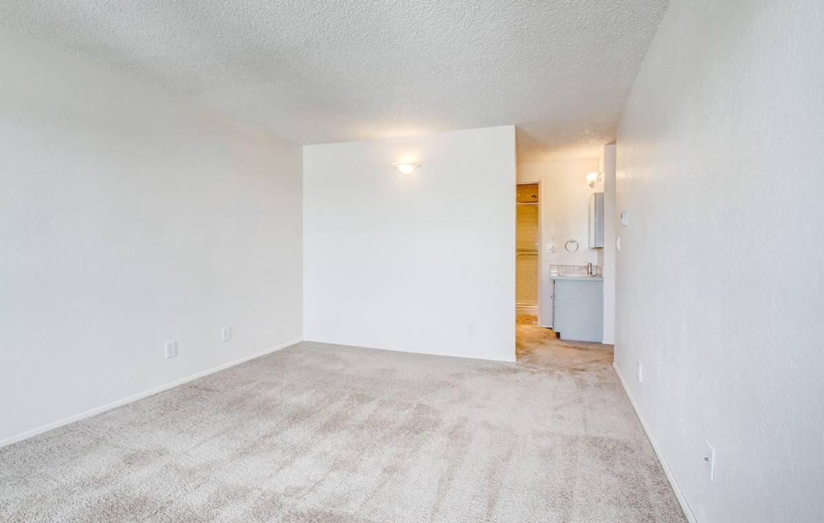 Condo for rent at 1965 12th Ave W #302, Seattle, WA 98119