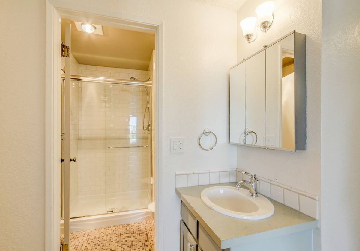 Condo for rent at 1965 12th Ave W #302, Seattle, WA 98119