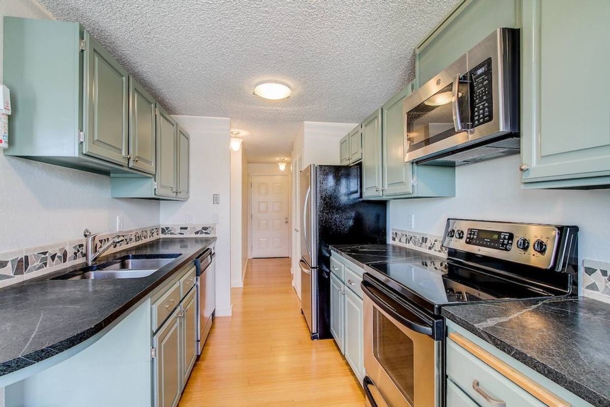 Condo for rent at 1965 12th Ave W #302, Seattle, WA 98119